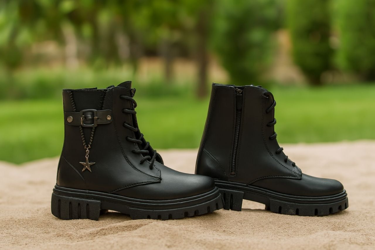 نیم بوت زنانه سگک دار کشی قالب استاندارد رویه چرم حوله زیره پلیمر مواد نو